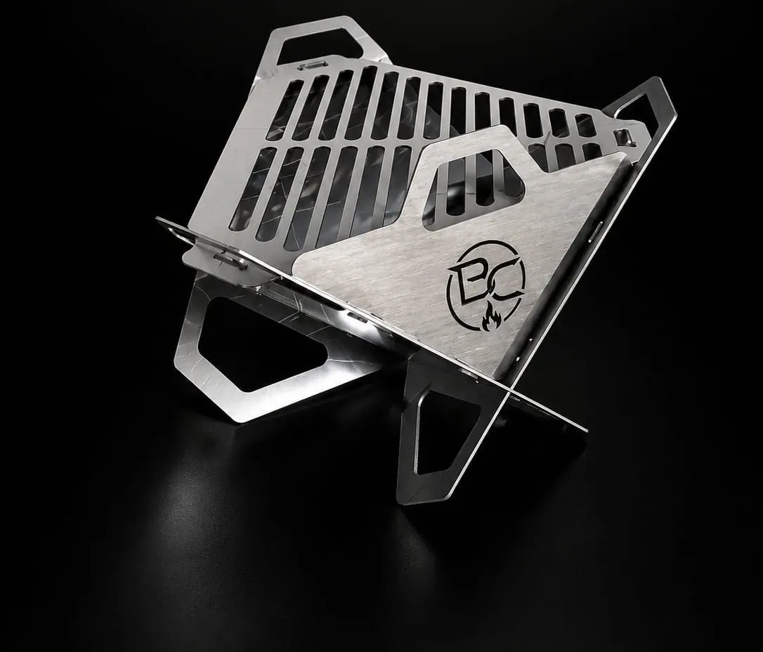 Churrasqueira BC ONYX, portátil dobrável em aço inox com o logo BC cortado a laser